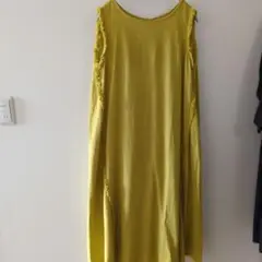 マスタードイエローフリンジノースリーブロングワンピース