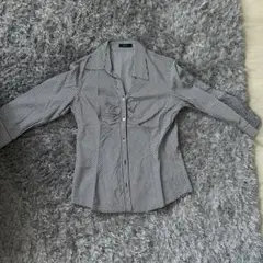 ストライプデザイン ボタン付きシャツ