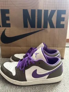 Nike Air Jordan 1 Low ホワイト/パープル