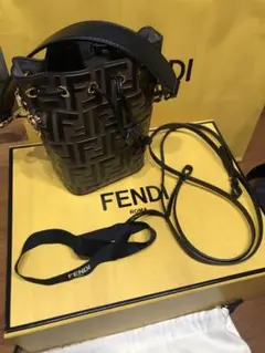最終お値下げ美品FENDIフェンディモントレゾールショルダーバッグストラップ付