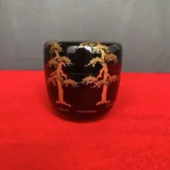 茶道具　漆匠　遠山哲山作　住吉蒔絵　利休大棗　共箱　Ｖ　6274 Amazon.co.jp: 茶道具 漆匠 遠山哲山作 住吉蒔絵 利休大棗 共箱