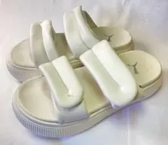 PUMA マユ　パフィ　スライドサンダル ホワイト　25cm 厚底