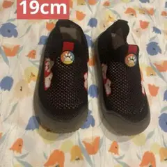 キッズシューズ 靴　19cm 黒 メッシュ キャラクター付き