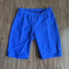 青いストレッチハーフパンツ