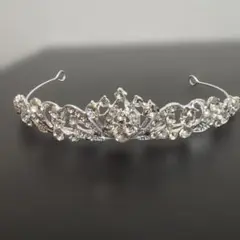 シルバー ティアラ　結婚式　ブライダル