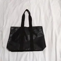 【MHL.】ナイロン製トートバッグ