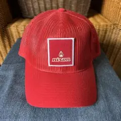 nixon キャップ 赤