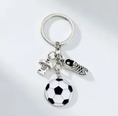 新品　サッカー キーホルダー チャーム付き