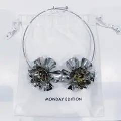 ☆未使用☆貴重☆MONDAY EDITION 3Dフラワーチョーカー シルバー