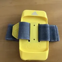 adidas シリコン　モバイルアームホルダー