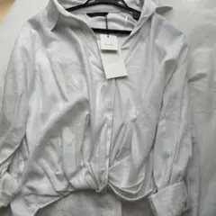zara 白シャツ