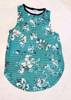 Bershka 花柄 グリーンカラー トップス 美品