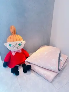 ムーミン　リトルミイ カーペット　ラグ　ぬいぐるみ