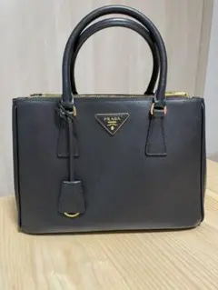 【美品】PRADA ガレリア サフィアーノレザー ミディアムバッグ