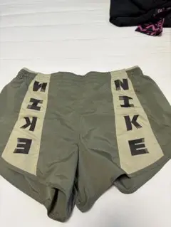 Nike オリーブグリーン ショートパンツ S