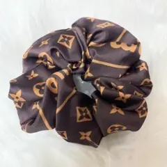 ノベルティ　ルイヴィトン　シュシュ　コラボ　新品　ブラウン