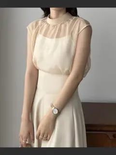 【美品】Louere / ルエレ　ノースリーブシアーブラウス　アイボリー