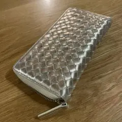 長財布　ラムレザー　イントレチャート