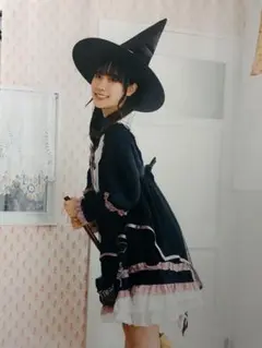 Item thumbnail for item d79b7cd4-4a74-43e2-81c0-8ccb19353fe3