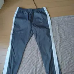 グレー トレーニングパンツ サイドライン