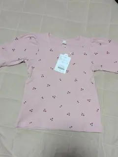アプレレクール　チェリー柄パフスリーブTシャツ