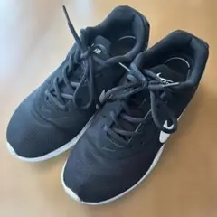 NIKE スニーカー　24.5