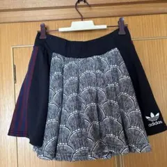 adidas originalのスカート
