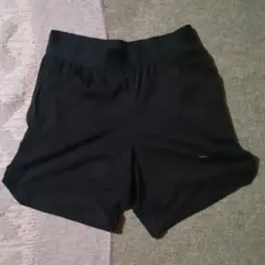 プーマ トレーニング ショートパンツ Mサイズ 黒色