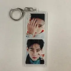 新品未使用！2カットアクリルキーホルダー♡BTS♡V