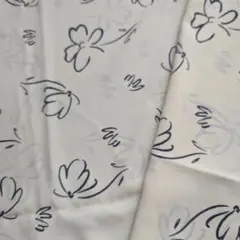 花柄生地 ホワイト 　ポリエステル
