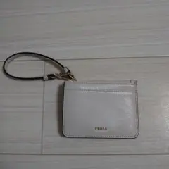 ⬛送料無料⬛【未使用に近い】FURLAブランド.レディース定期券.小銭べジュー色