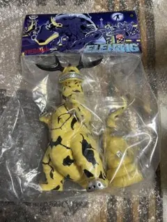 マックストイ エレキング幼体 ソフビ 蓄光 レッドG.I.D ライトピンク 7月7日(日)より販売開始】【MAXTOY】エレキング幼体(カラフル