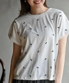 黒 ブラック リボン 刺繍 半袖Tシャツ ホワイト 白