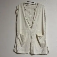 【美品】ベストクリーム色 Vネック トップス ポケット付き　サイズM