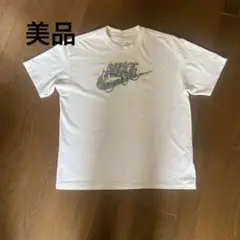 NIKE Ｔシャツ　柄刺繍&フェルト
