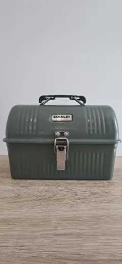 Item thumbnail for item 8351b471-7a4a-4f69-8647-828b3e36fecc