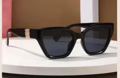 ロゴ サングラス