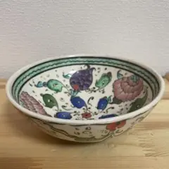 トルコ キュタフヤ産 手描き陶器皿.ボウル