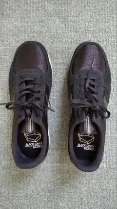 New Balance ブラックスニーカー