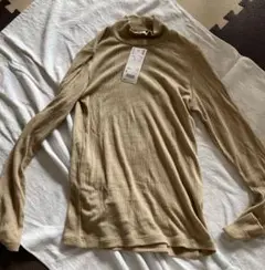 UNIQLO ベージュ ハイネック セーター S