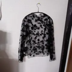 値下げ　ブラック花柄シースルートップス