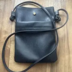 黒のスマホショルダーバッグ