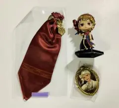 ツイステ カリム ネクタイ風チャーム デフォルメフィギュア ピンバッジ