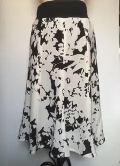 美品　☆モノトーン 花柄 スカート ウエストゴム