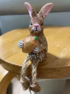 ウサギの置物 ニンジン付き