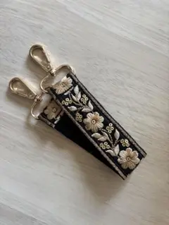 インド刺繍 スマホストラップ