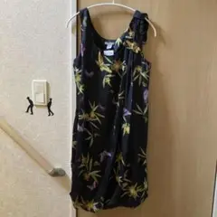 【未使用・タグ付】H&M 黒ワンピース 蝶柄 定価3,490円