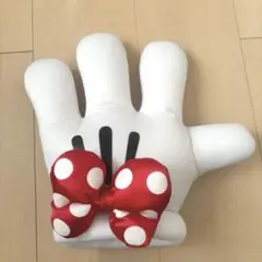 ミニーマウス 手型クッション
