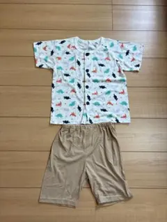 恐竜　夏　パジャマ　新品未使用　110