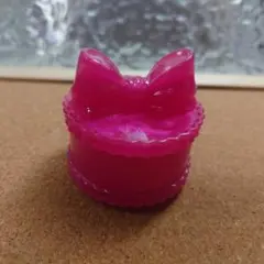 リボン付きピンク収納容器